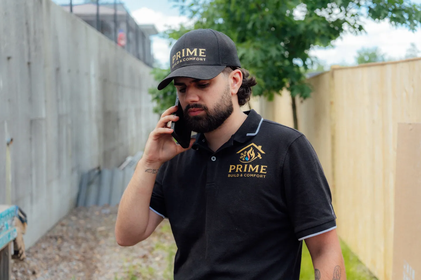 A Prime team member on the phone with a customer